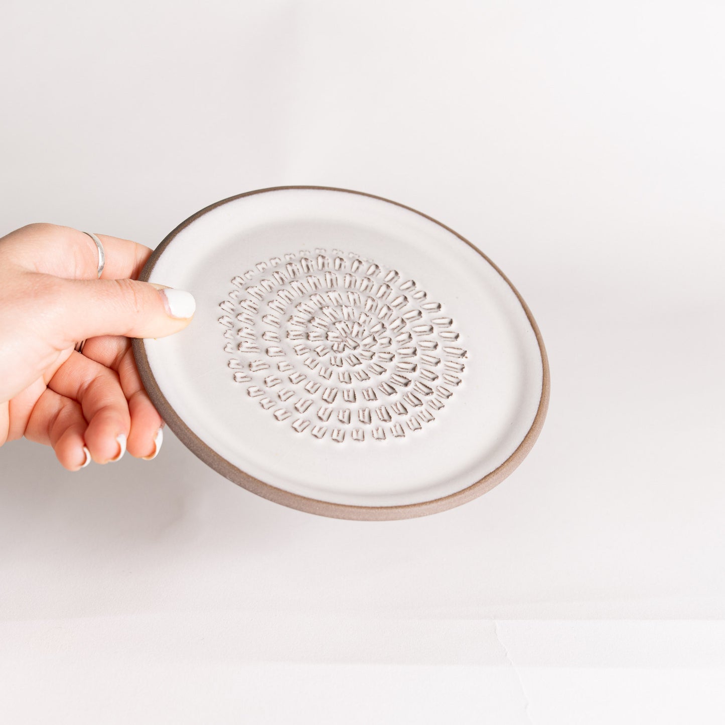 Handmade Ceramic Garlic & Ginger Grinder - Matte White