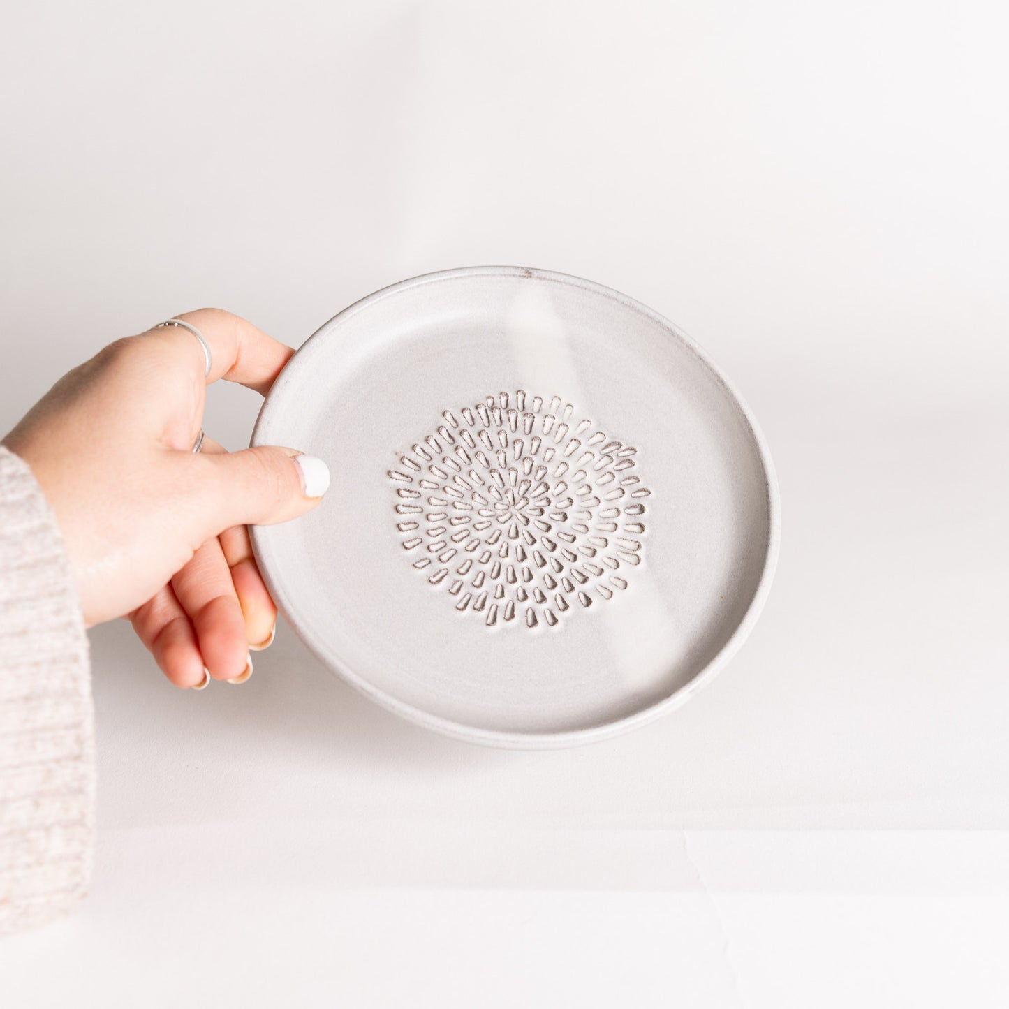 Handmade Ceramic Garlic & Ginger Grinder - Matte White