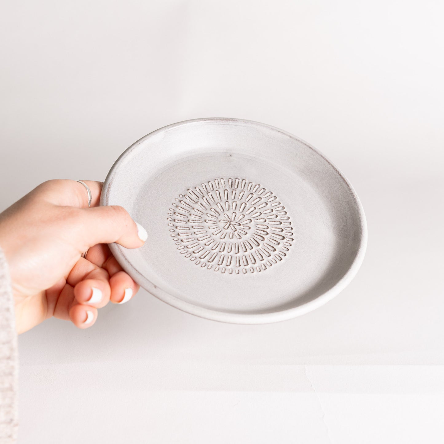 Handmade Ceramic Garlic & Ginger Grinder - Matte White